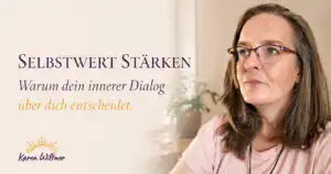 Frau blickt nachdenklich nach oben – Selbstwert stärken durch bewussten inneren Dialog, Karen Wiltner Coaching